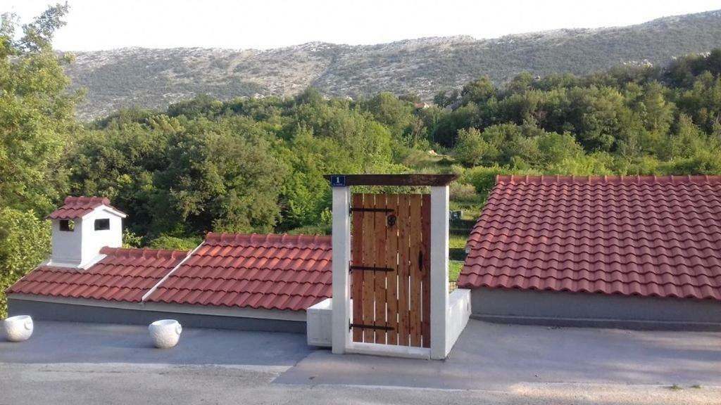 Villa Zrinka **** Svinisce エクステリア 写真